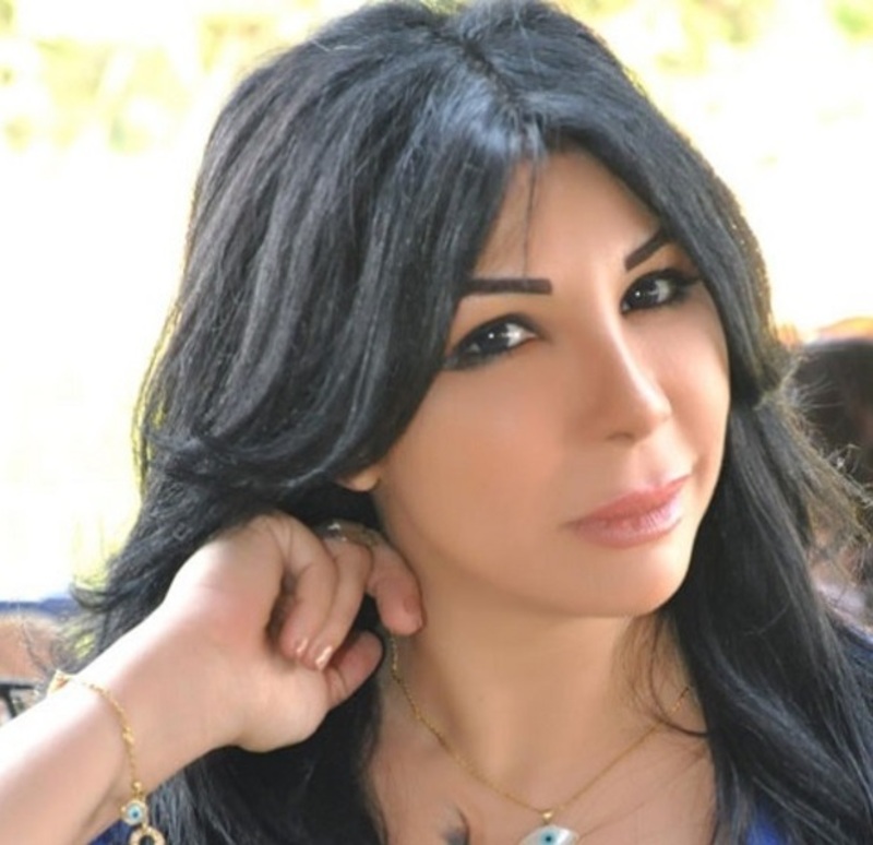 فيديو إنسحاب غادة إبراهيم على الهواء بسبب مكالمة هاتفية